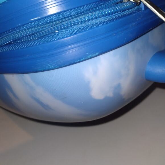 Thomas the Tank Character Engine Hard Luggage w/ handle and wheels - Picture 9 of 10